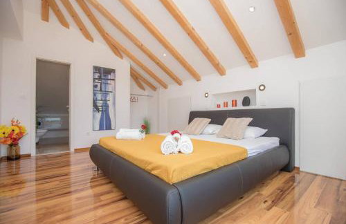 Luxury villa with a swimming pool Vrpolje, Sibenik - 21843 - Photo 13