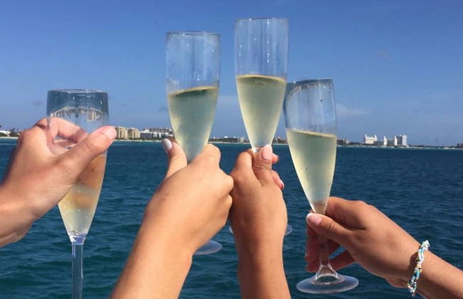 Paseo en catamarán + Snorkel - Foto 3