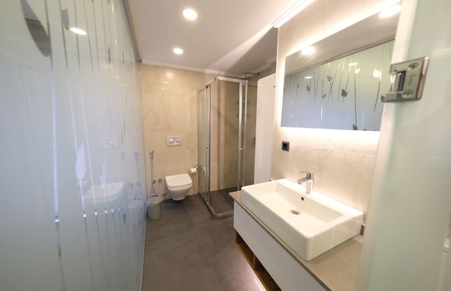 Sky Garden Suites - Photo 16