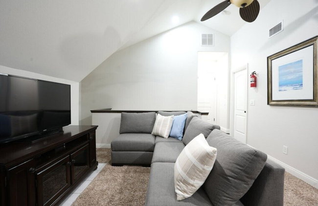 Sweet 4 bedroom, 3 bath plus Loft Bedroom, Pool Home - Foto 35