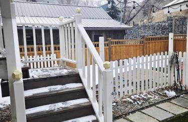 Charming Downtown Apartment in Victorian Home with Mountain Views - Foto 10