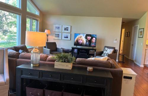 Whitefish Home, 3 BED 2 BATH, Sleeps 7, Hot Tub, AC - Foto 4