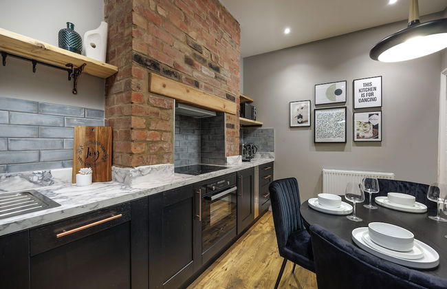 Beautiful 3 Bed House - Habita Property - Photo 21