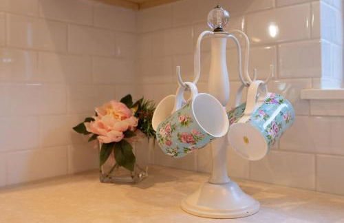 Charming Garden Cottage- steps to historic Old Town Half Moon Bay - Foto 23