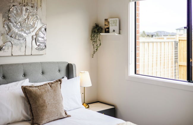 StayAU Charming 4BR Retreat Wyndham Vale - Foto 25