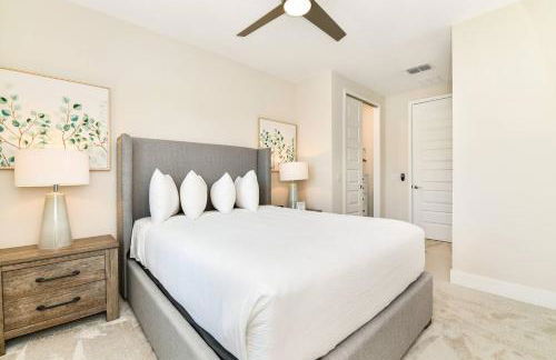 Cozy 3 Bedroom Townhouse Near Disney w/ Patio - Foto 2