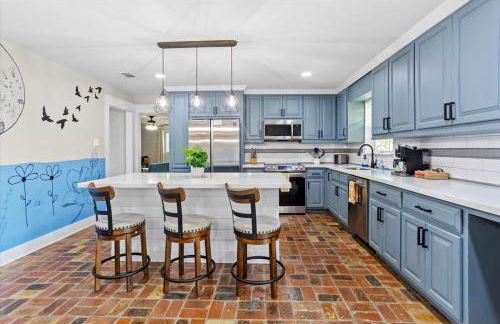 Ranch Home Gem 5BR Home Sleeps 12 with Game Room - Foto 15