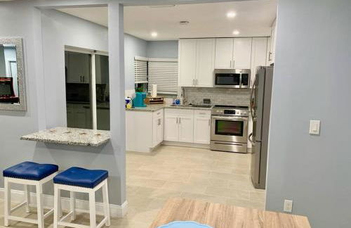 Home in West Palm Beach with Heated Pool - Foto 4