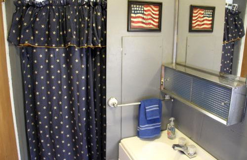 American-Themed Vacation Cabin with a Spacious Deck in Poudre Canyon near Fort Collins, Colorado - Foto 8