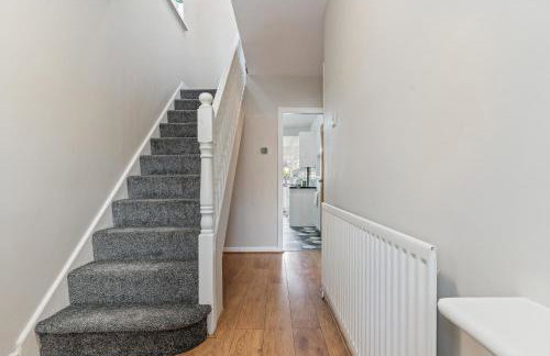 4 to 6 Beds Van Parking South Birmingham NR Edgbaston Solihull Relocations Insurance and Work Bookings Welcome - By Samina - ARZ Stays - Foto 31