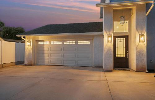 Entire Private Home with 3 Bedrooms 2 Bathrooms, with Garage, Gated Yard, King Bed House, Available Now - Foto 58