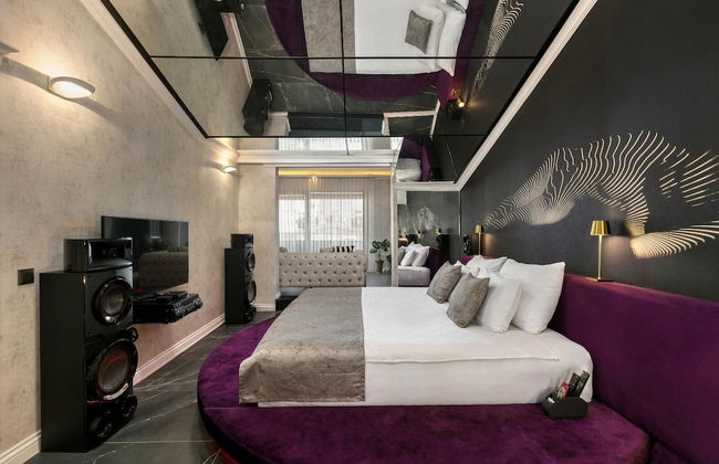 Wolf Suites - Photo 40