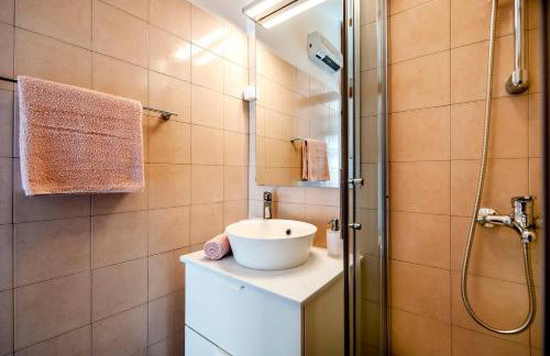 Charming House Nino with a fenced yard - Foto 34