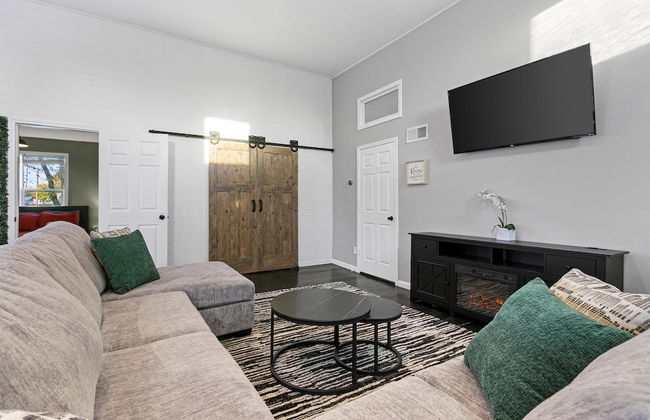 The Waterfront - Waterslide Game Room Sleeps 26 - Foto 17