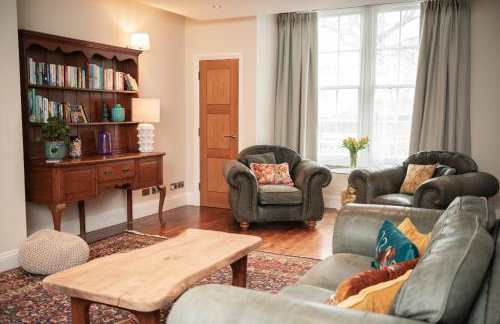 5 Bed Luxury Townhouse with Hot Tub, Rooftop Terrace, Perfect for Groups, Near Cruise Terminal - Foto 27