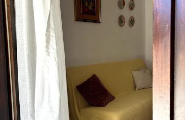 Cozy apartment with private yard - Photo 11