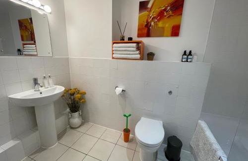 Peloton Organic Health Apartment in Angel, Old Street, Islington - Foto 58