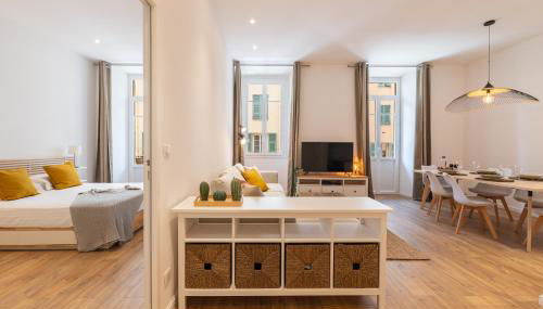 Magnifique 2P avec vue sur le port de Nice - Photo 1