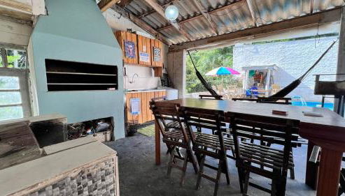 Casa com Piscina, Churrasqueira e Mesa de Bilhar - Foto 2