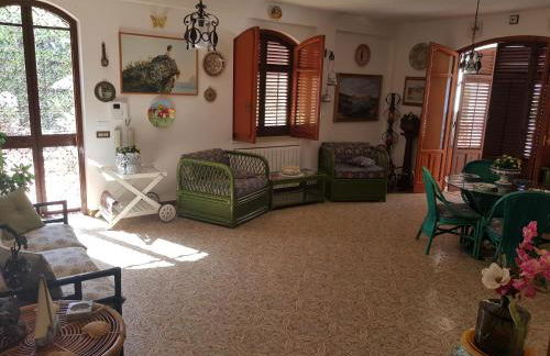 Villa del Golfo Urio with swimming pool shared by the two apartments it is essential to have a car - Foto 19