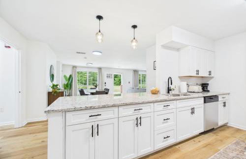 The Ransom Estate 9BR Oasis Near WFU & Reynolda - Foto 4