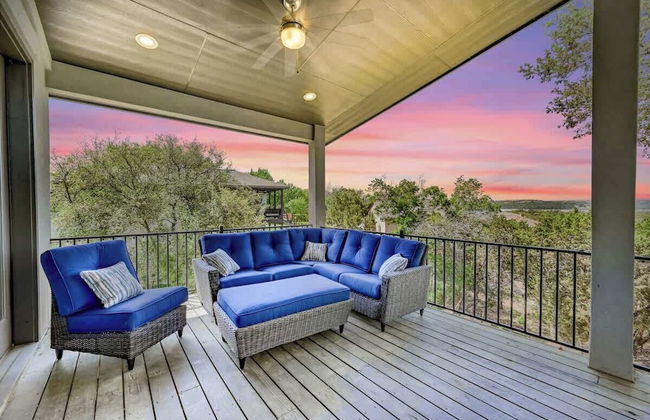 Upscale 5BR Home on Lake Travis With Hottub & Lake Views - Foto 20