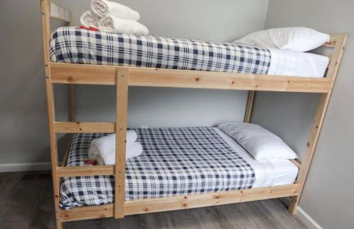 3Bed 2Bath Apt Near NYC plus Parking and Laundry - Foto 14