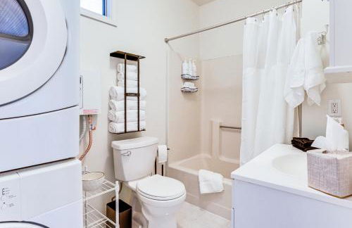 Walkable Location Quaint Cottage in Forest Grove! - Foto 17