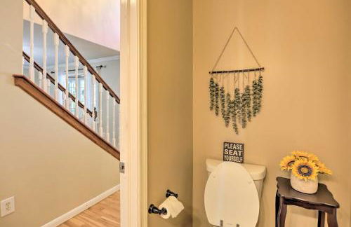 Hot Tub, Fire Pit and Lake Access Poconos Escape! - Foto 30