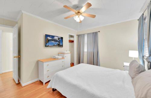 Park your Boat! Mins from the Ocean•Screened Porch - Foto 14