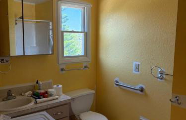 Cozy one bedroom with great water views lots of room - Foto 29