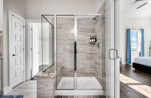 Stylish 4BR Lake House - Foto 23