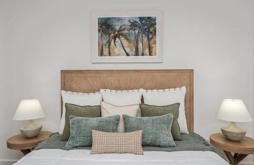 2 Blocks to the Beach! Pool & Golf Cart, Sleeps 21 - Foto 12