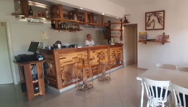 Bar (in der Unterkunft)