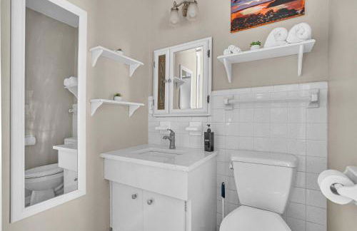 Four Bed Home with Pool Game Room Bar Near Beach - Foto 59