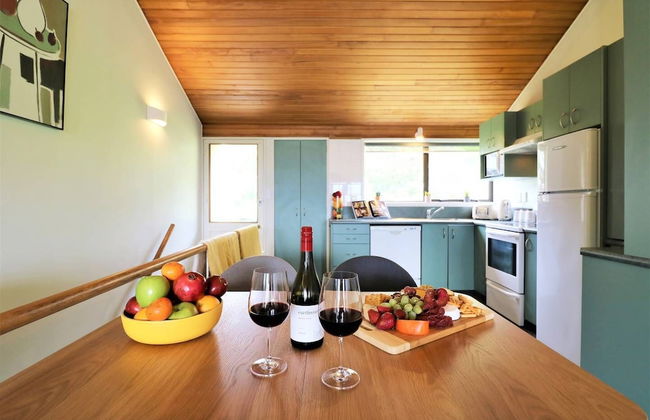 Spacious Lake View Alpine Townhouse Walk TO Town - Foto 15