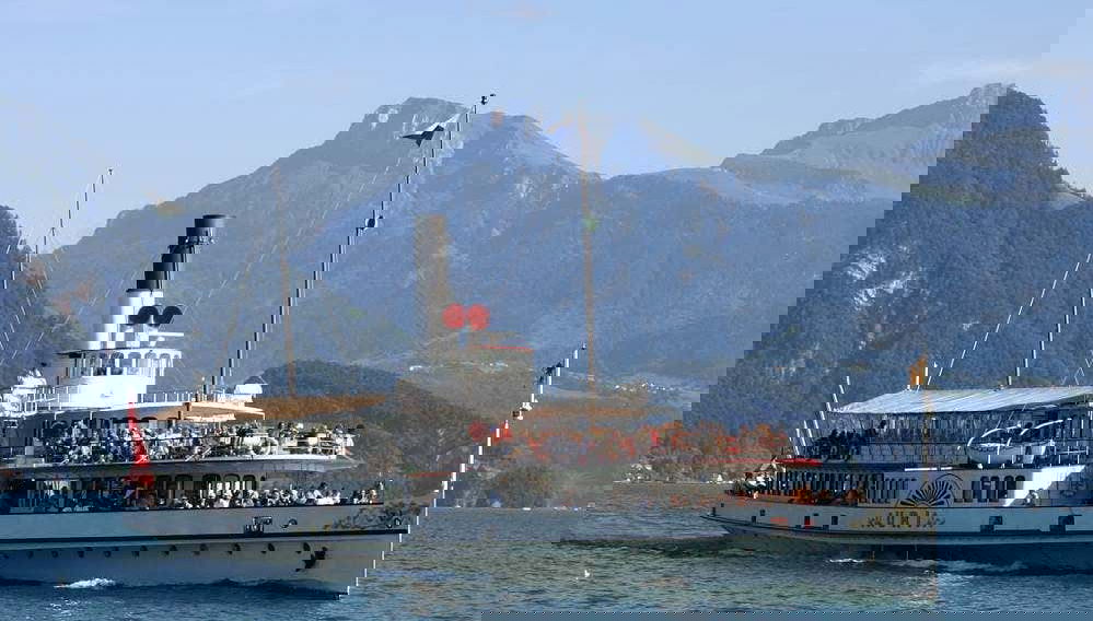 Paseo en barco por el lago de los Cuatro Cantones