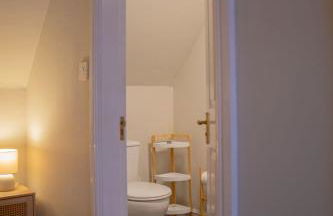 Cosy Town Loft by Shropshire Abodes - Foto 47