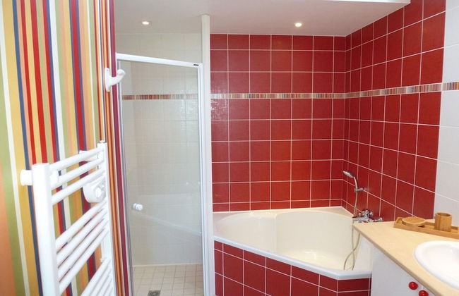 Nice Villa With Magnificent View in Plougasnou - Photo 11