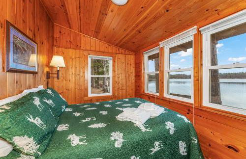 Charming Cedaroma 3 Lakefront amazing views - Photo 18