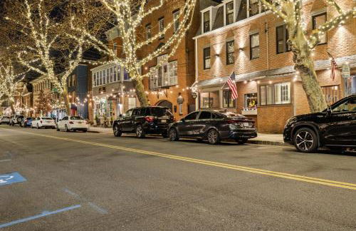 Piermont Waterfront Villa with Hot Tub - Photo 70