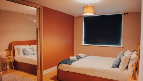 Central Manchester Gem with Stylish 2BR Retreat and Free Carpark - Foto 4