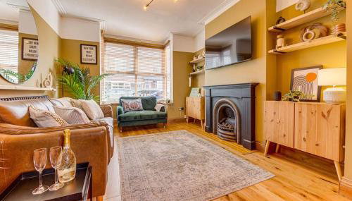 Boho Beach House Hot Tub, 3 Bedroom - Foto 2