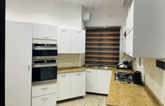 The Azaria Hotel & Apartment - Photo 36