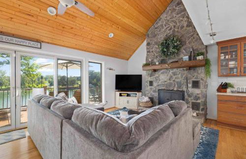 Relaxing Lakefront Retreat w/ Hot Tub & Dock - Foto 12