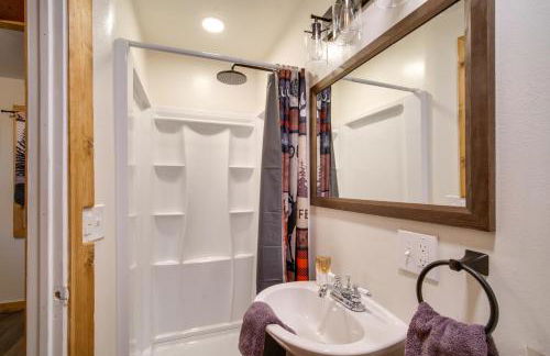 Resort Cabin on the River about 21 Mi to Crater Lake! - Foto 11