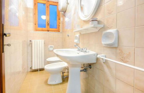 6 Bedroom Stunning Home In Monticello Amiata - Foto 45