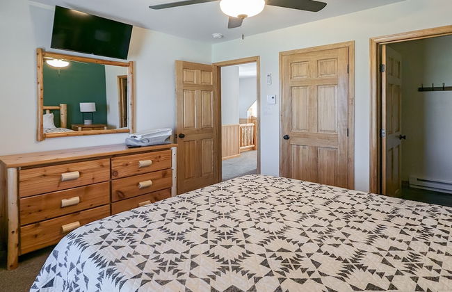 Bluejay Getaway by Avantstay Walk to Lake 7bdr Hot Tub Pool Table - Foto 28