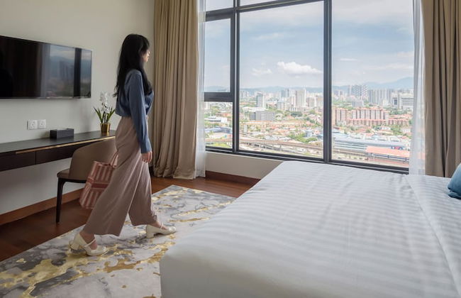 Pavilion Embassy Suites KL by Perfect Host - Photo 18