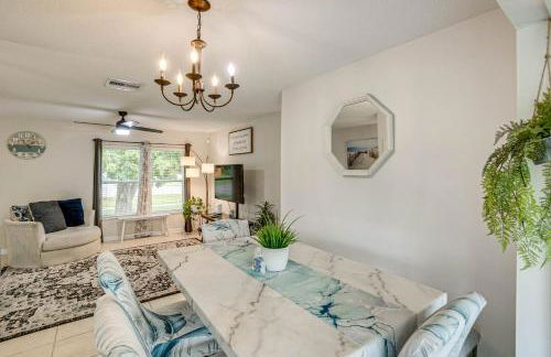Port Charlotte Home with Sunroom, Grill and Fire Pit! - Foto 7